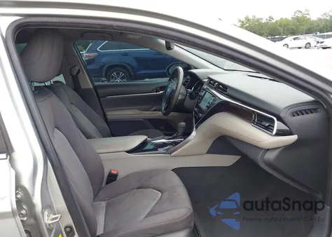 2018 Toyota Camry Le z USA, uszkodzony, nr VIN 4T1B11HK7JU058646